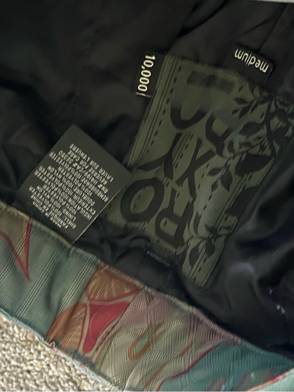 Roxy women’s snowboard Pants - Picture 3 of 4
